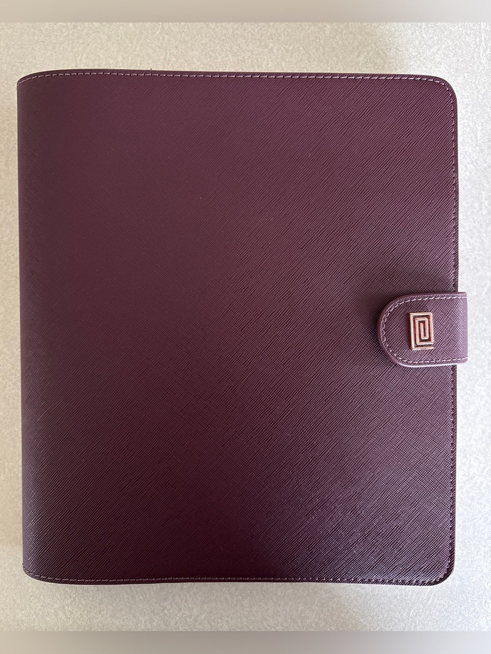 Notiq HP Classic 9 Disc - Discbound Folio Desk Agenda Cover - Mulberry Saffiano
